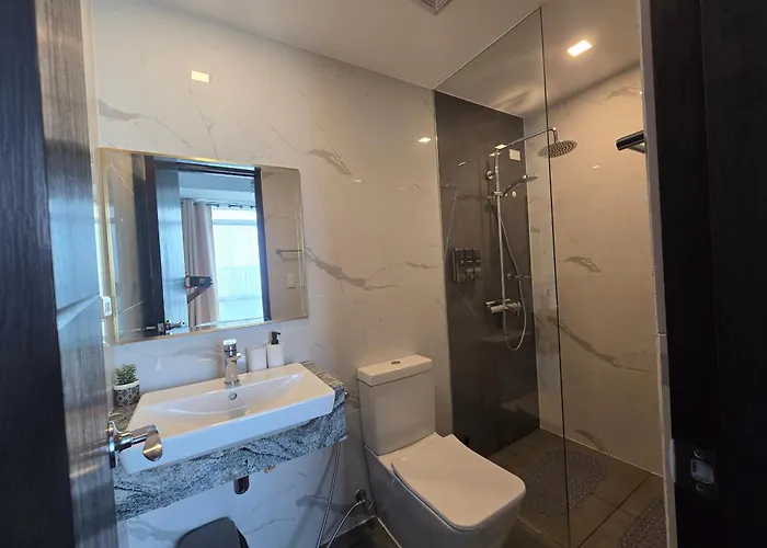 Gentry Manor Okada Westside Paranaque By Royale Prestige Le Maison Apartahotel